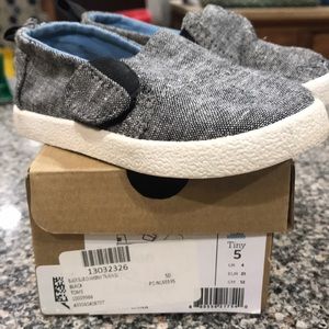 Toms shoes in black size 5